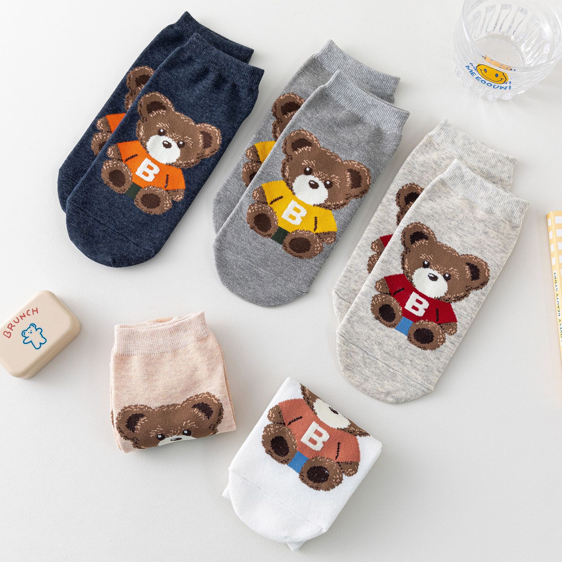 Unsichtbare Socken Cartoon-Bär