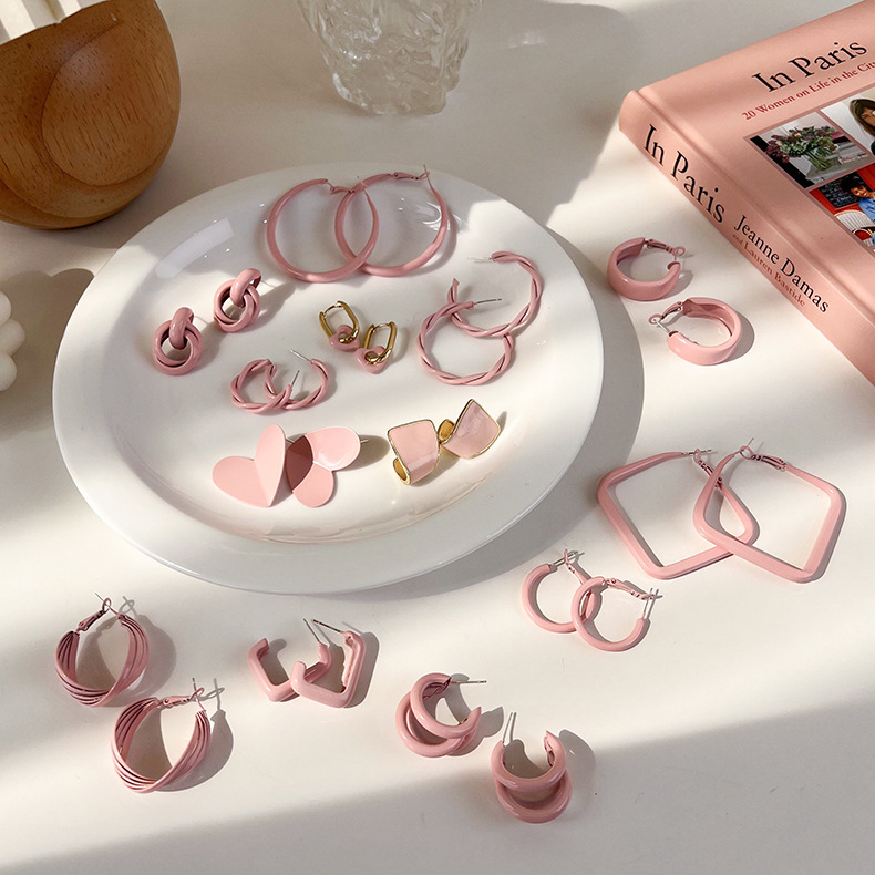 지오메트릭 핑크 귀걸이
