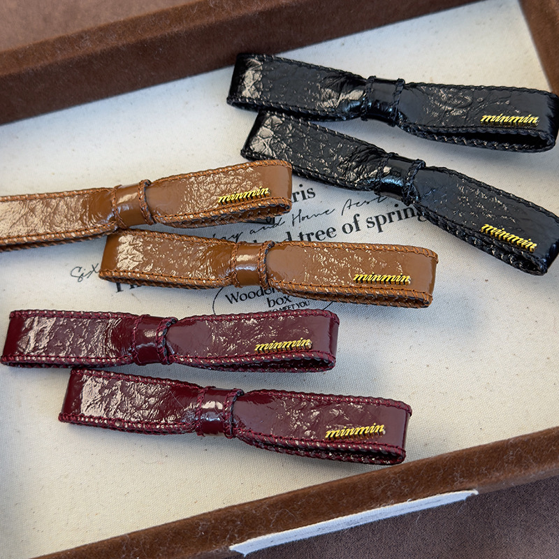 Zapinka do Włosów Dziób Kaczki ze Sztucznej Skóry z Kokardą