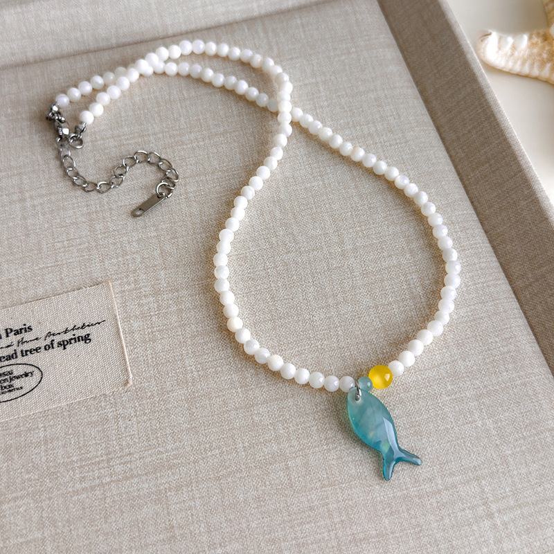 Блакитне намисто з мушлями та намистинами