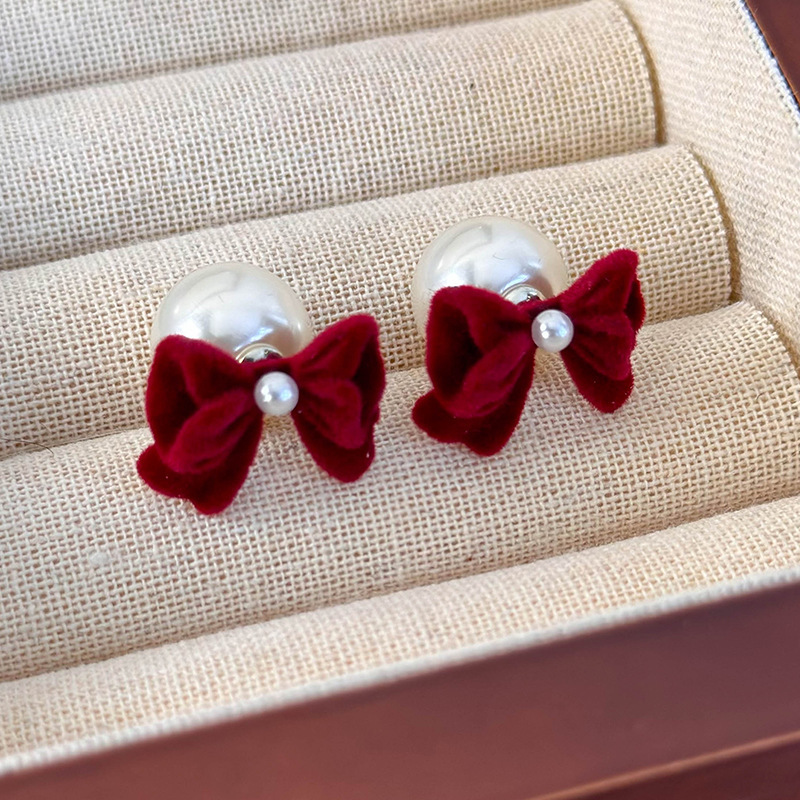 Burgu Flok Çiçekli Küpeler