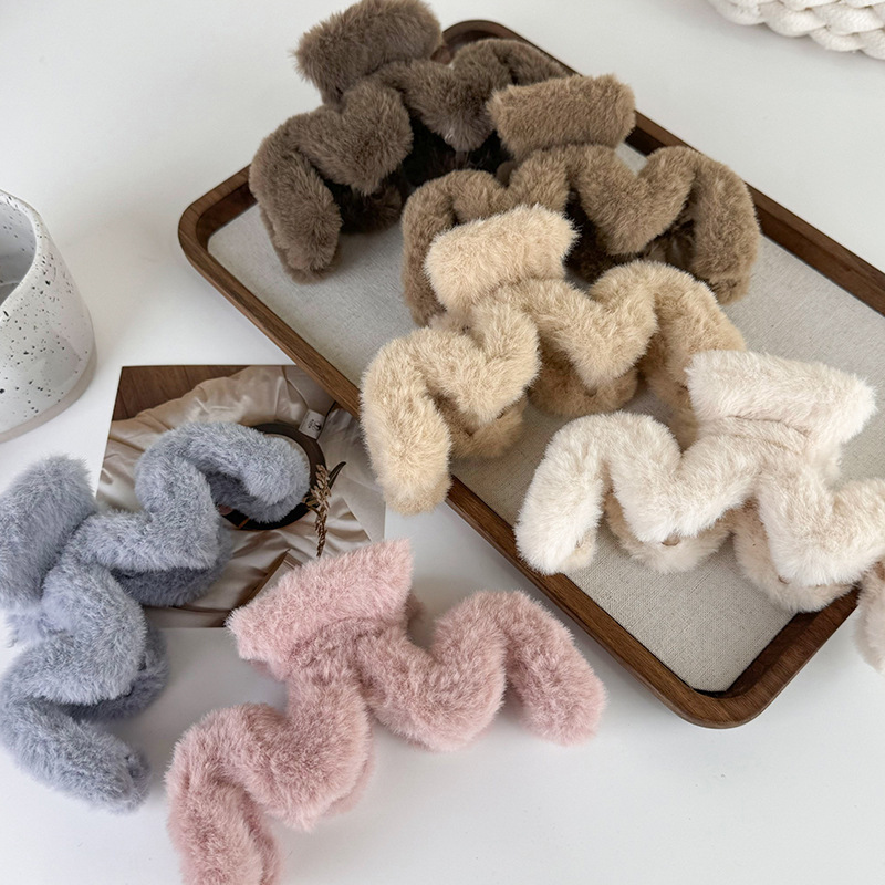 Agrafă Mare pentru Păr din Blana Sintetică