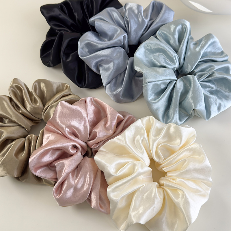 クリームサテンスクランチー