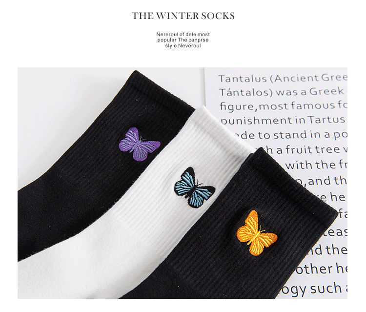 Meias de Algodão com Bordado de Borboleta