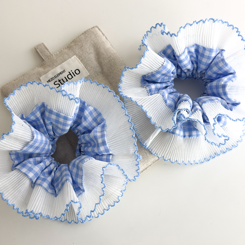 Blå rutig spets scrunchies