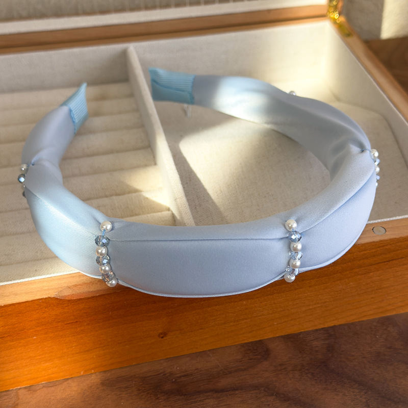 Diadema con Estampado de Rosas, Perlas y Cristales