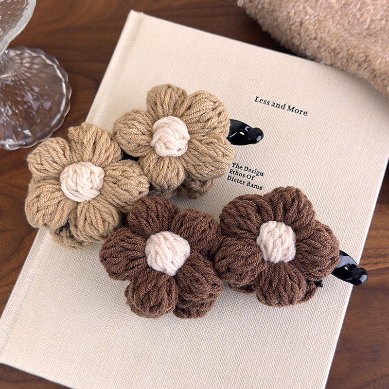 Agrafă de Păr Banana din Fire Vintage cu Flori