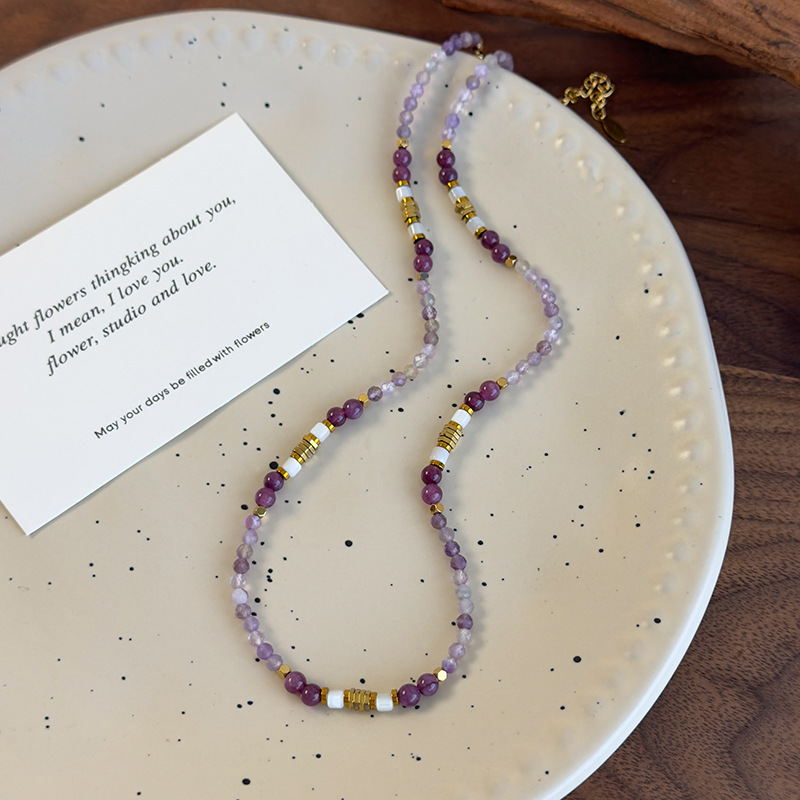 Fialový Křišťálový Náhrdelník s Korálky