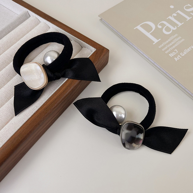 Elástico de Cabelo com Laço de Pérola
