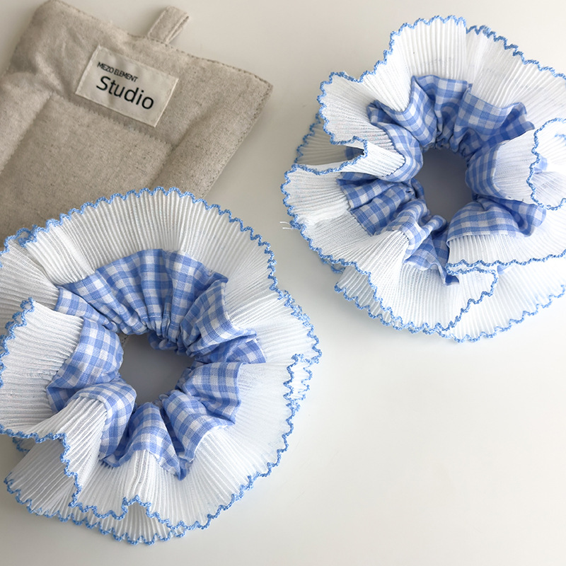 Blå rutig spets scrunchies