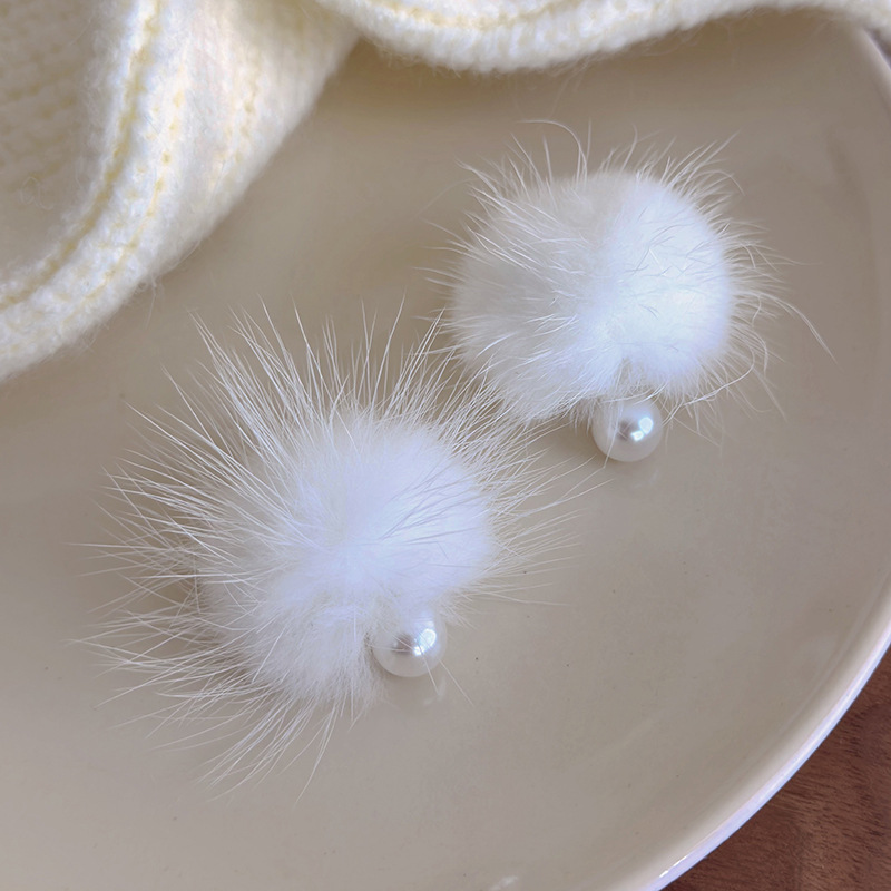 Orecchini Reversibili con Pompon e Perle