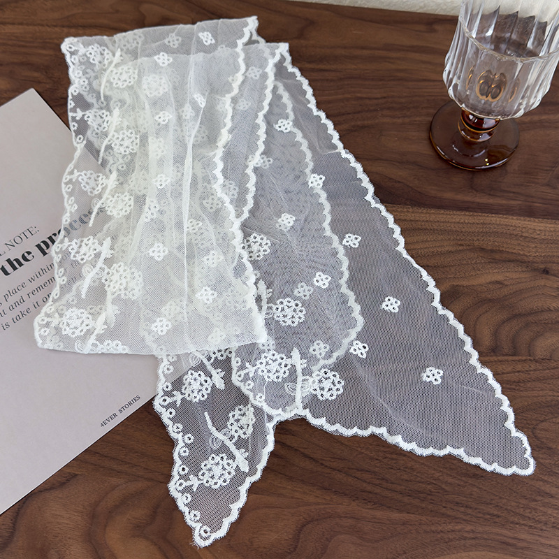 Pañuelo Bordado de Encaje