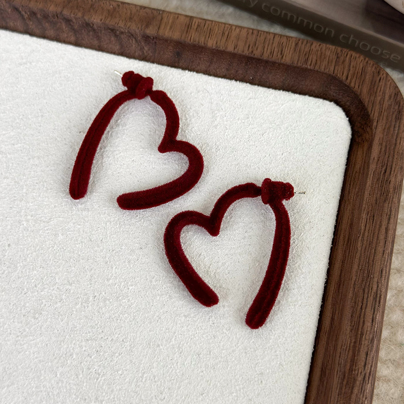 Burgu Flok Çiçekli Küpeler