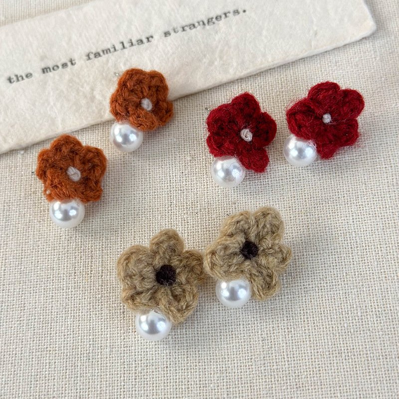 꽃과 펄 니트 귀걸이