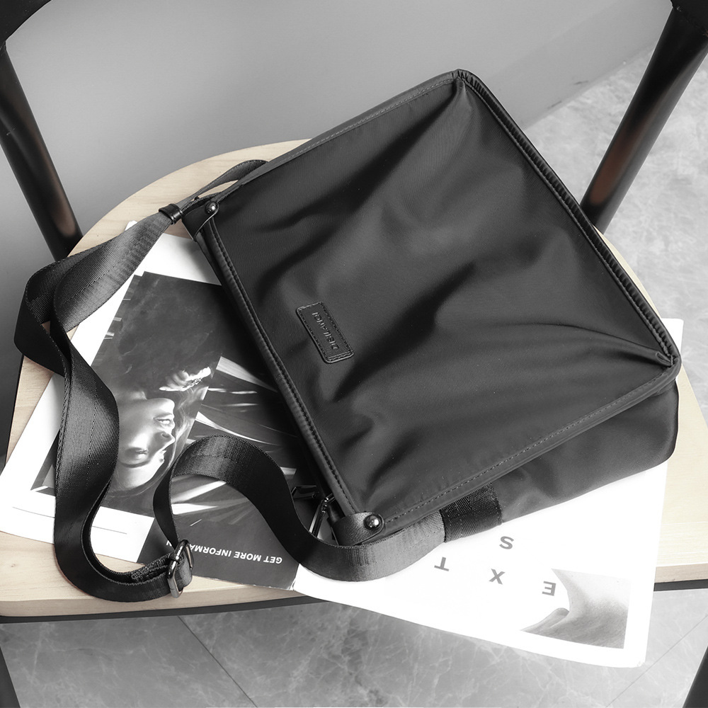 Borsa a tracolla in tessuto Oxford