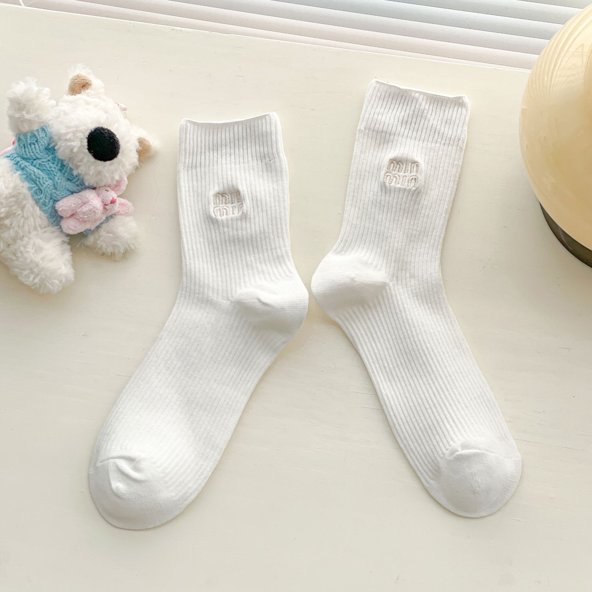 Meias Scrunch com Bordado de Letras