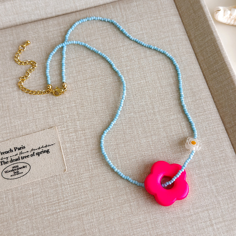 Блакитне намисто з мушлями та намистинами