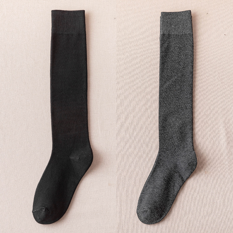 Meias Femininas de Cano Médio e Cano Alto