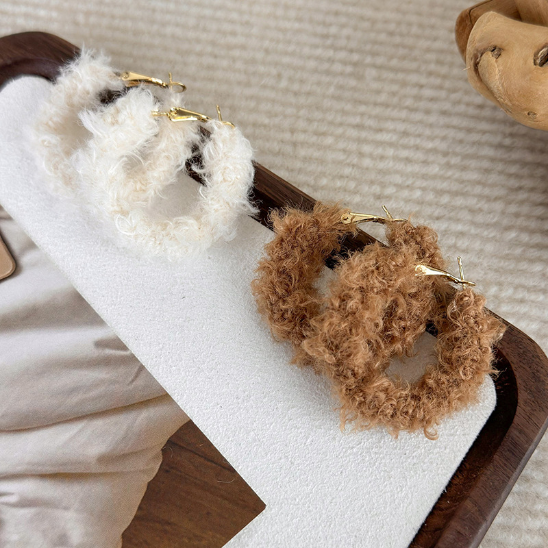 Серьги-пусеты Круг из Плюша