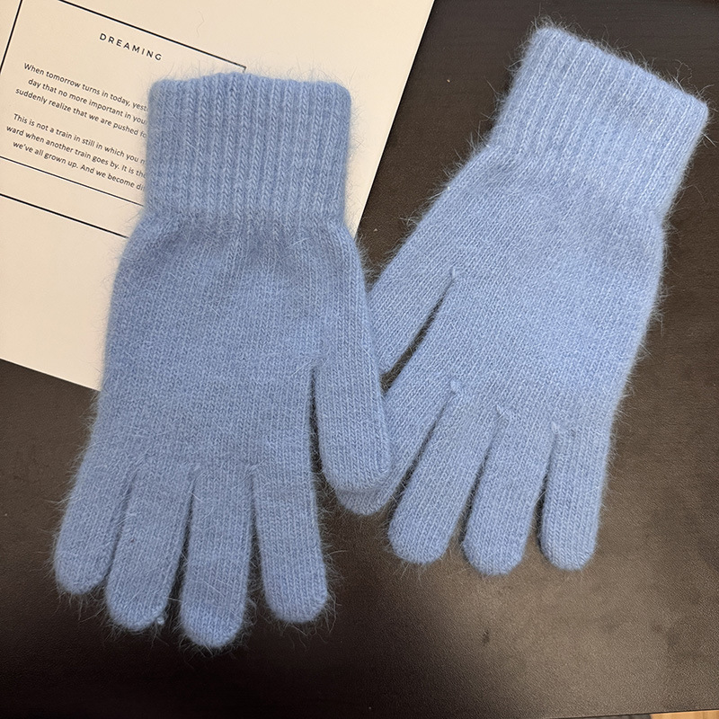 Варежки из кроличьей шерсти