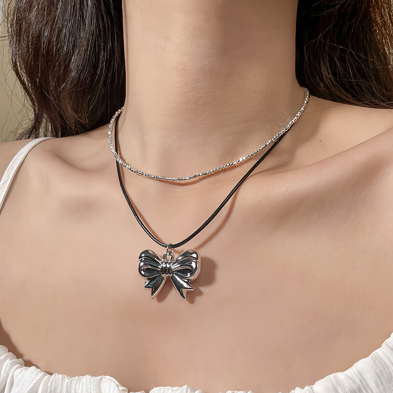 Collana con Fiocco Metallico Argento