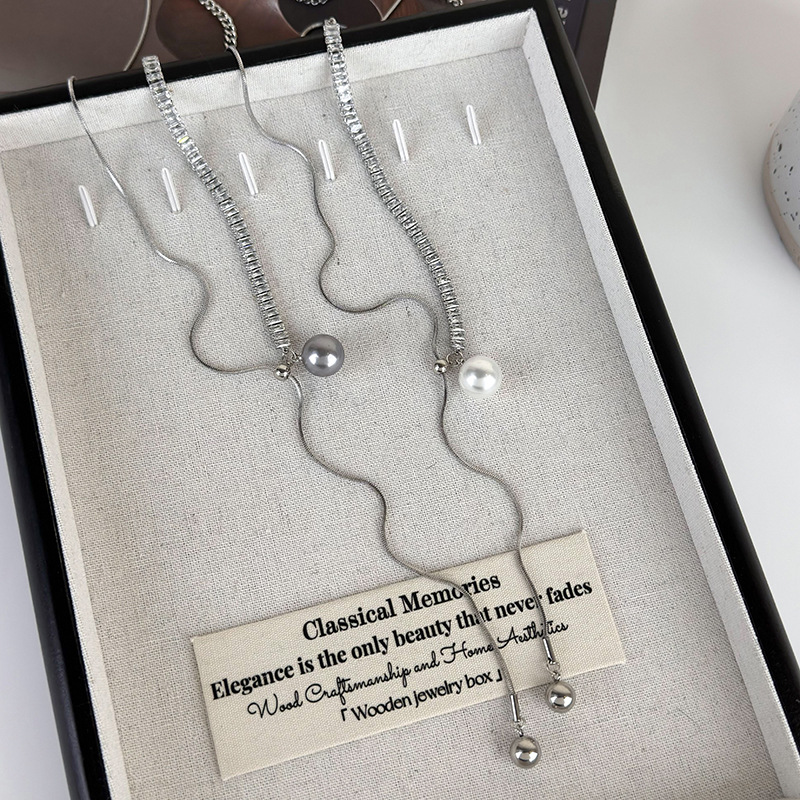 Náhrdelník s Perlami a Krystaly