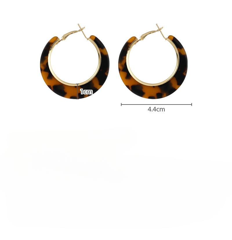 스테이트먼트 이어링