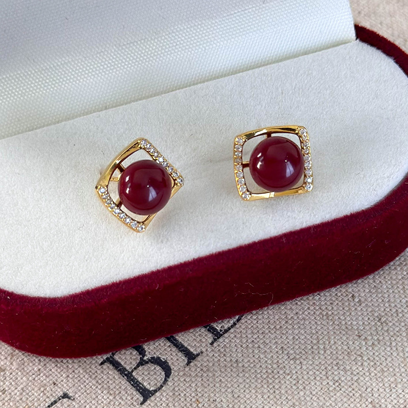 Náušnice s Červenou Fazolkovou Perlou