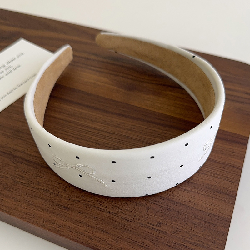 Diadema con Lazo Bordado