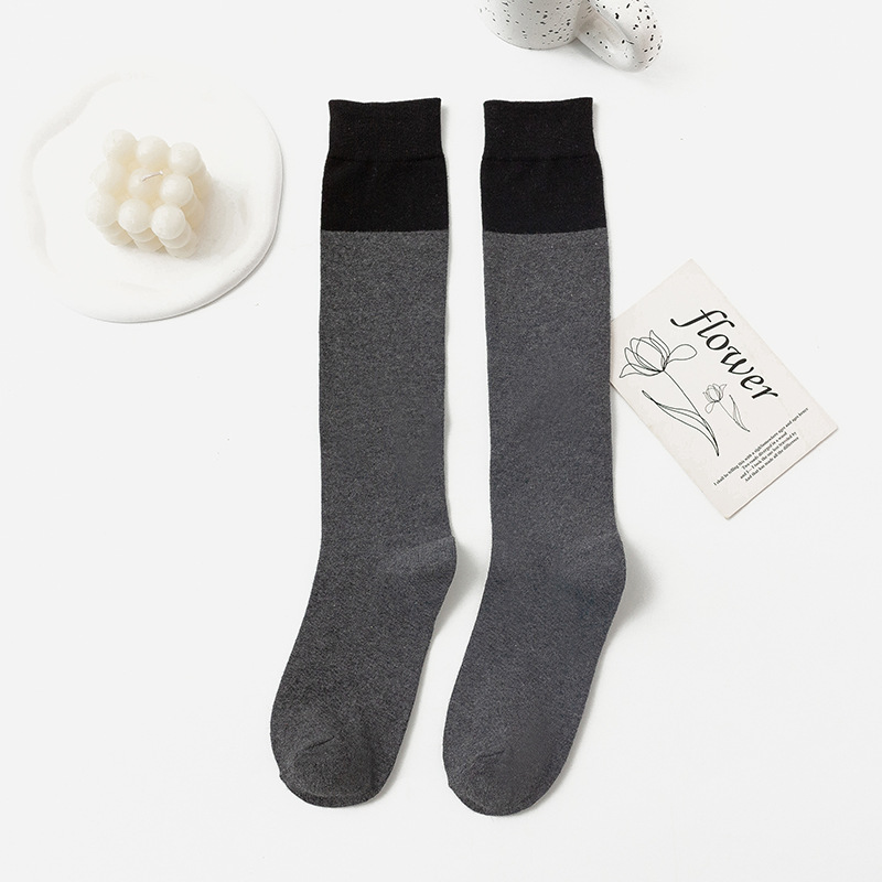 Meias com Bloqueio de Cor