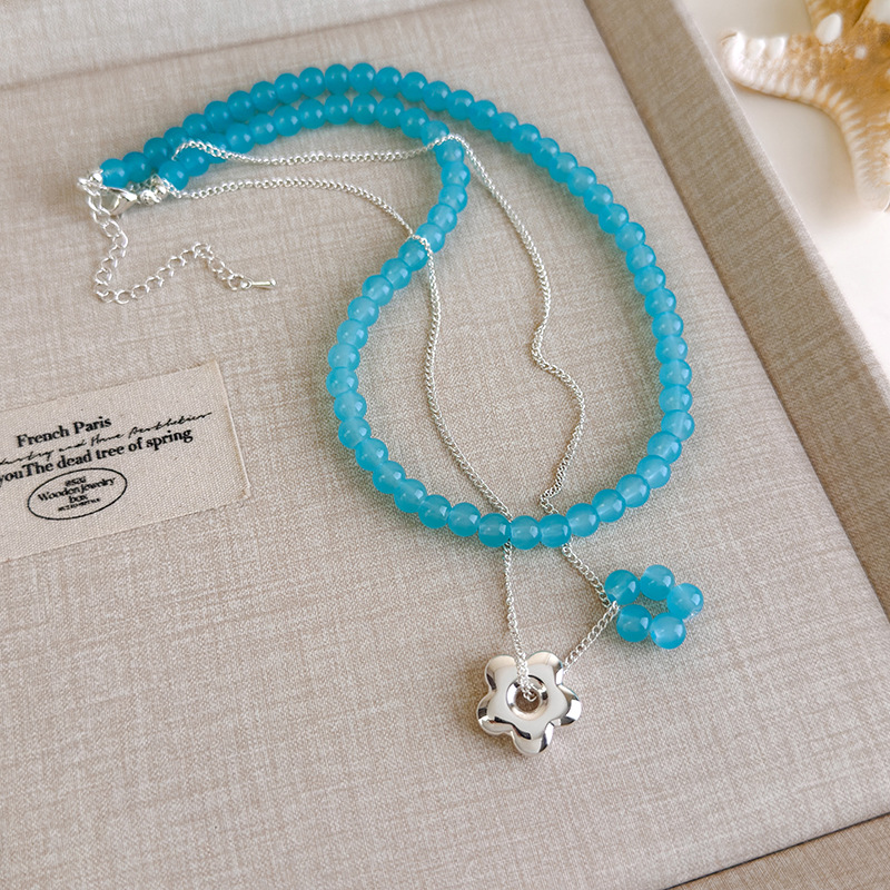 Блакитне намисто з мушлями та намистинами