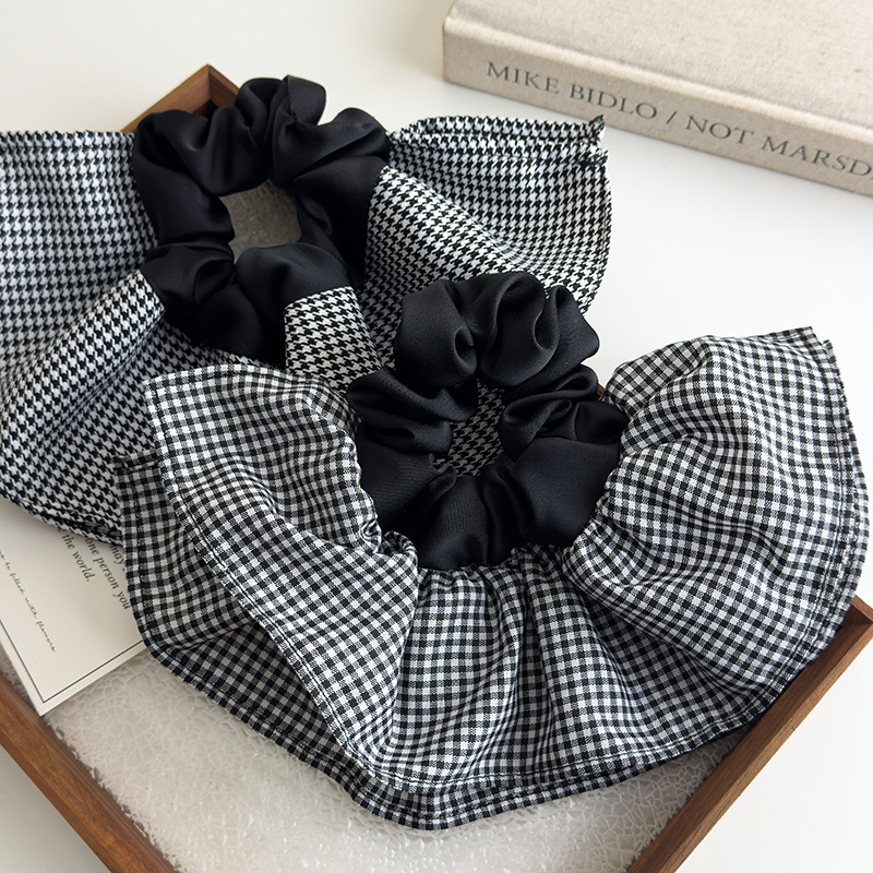 Houndstooth Scrunchy