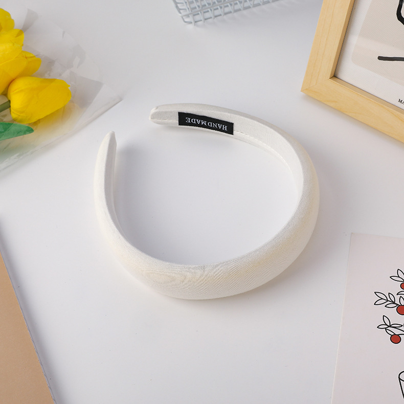 عصابة رأس عريضة نسائية