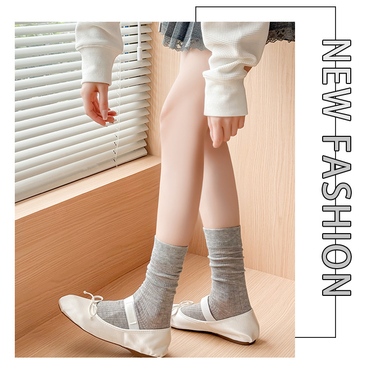 Meias Femininas de Malha Leve