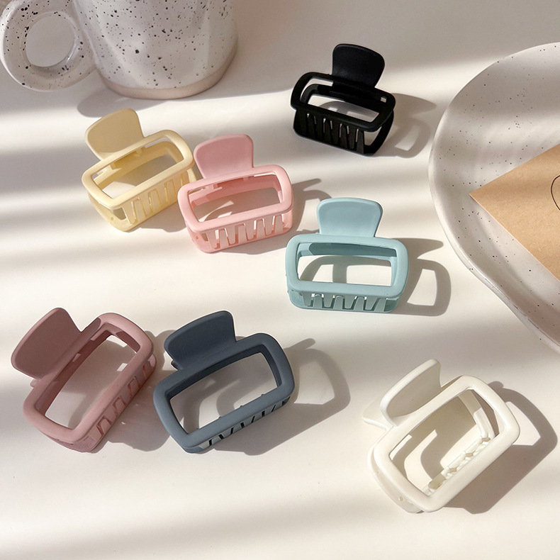 Agravă pătrată mică