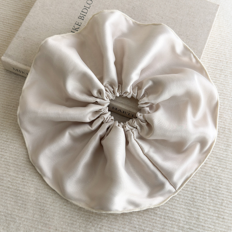 Premium Satäng Scrunchie