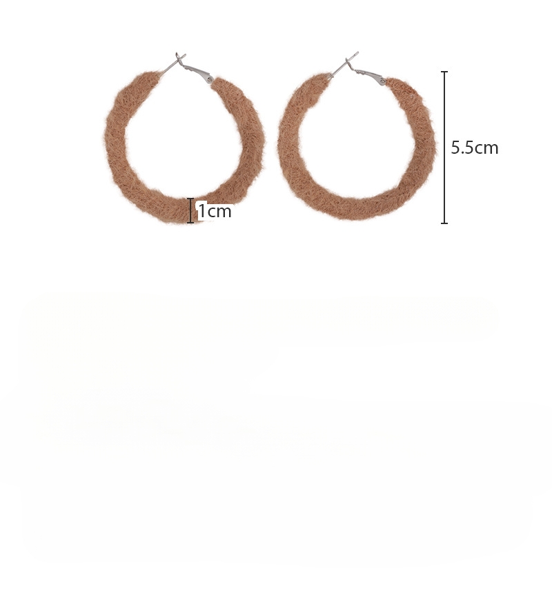 ต่างหูวงกลมขนปุย