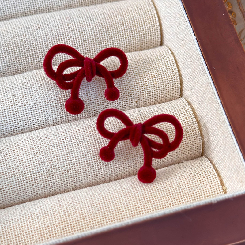 Kolczyki Vintage z Aksamitną Kokardką