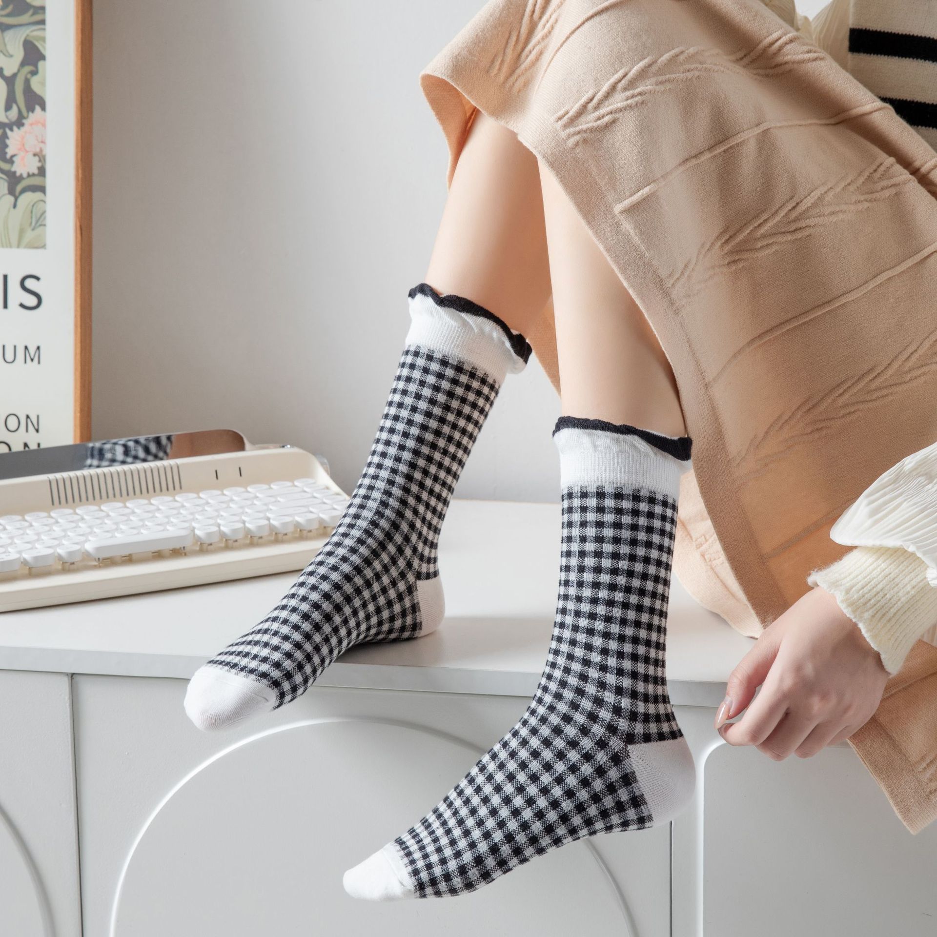 Meias Femininas de Xadrez e Bolinhas
