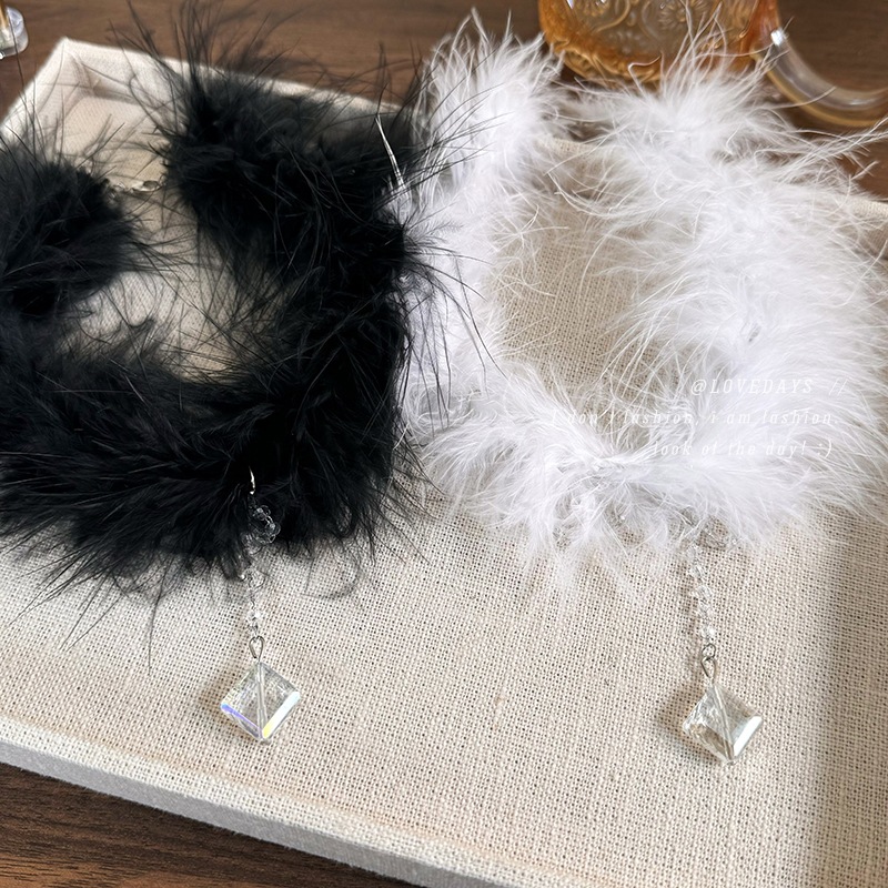 Ras de Cou en Plumes avec Cristal