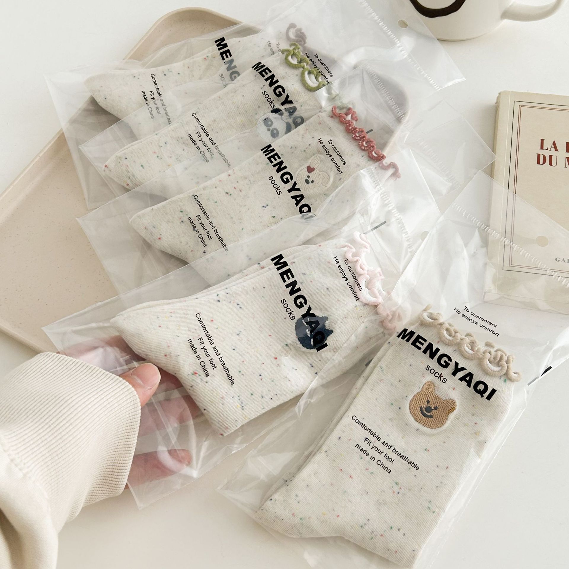 Vyšívané medvědí podkolenky