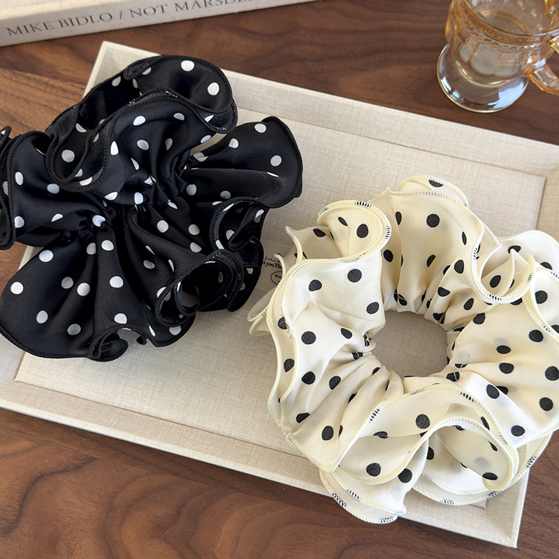 Czterowarstwowa Scrunchie w Kropki