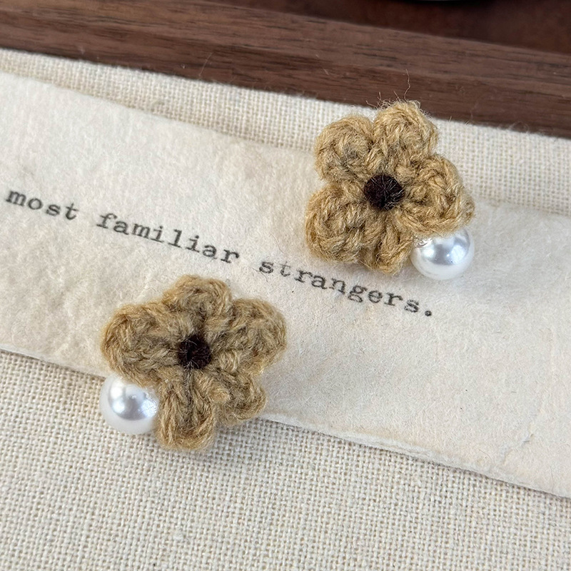 꽃과 펄 니트 귀걸이