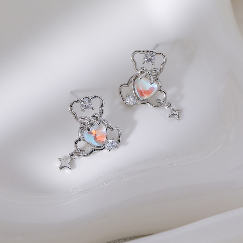 ต่างหูหมีโพรงซิร์คอนสีสันสดใส