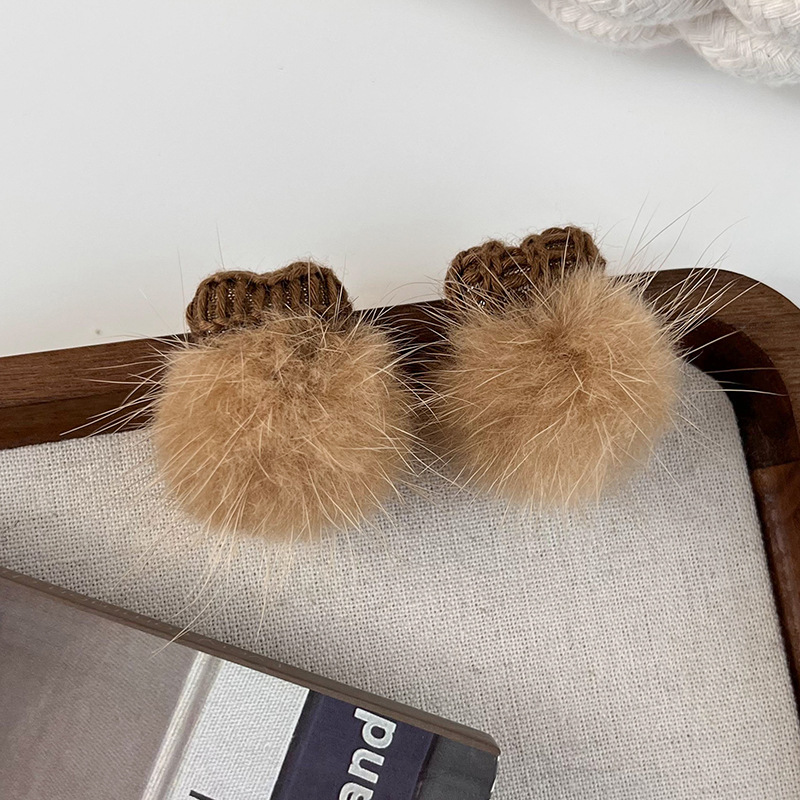 브라운 폼폼 귀걸이