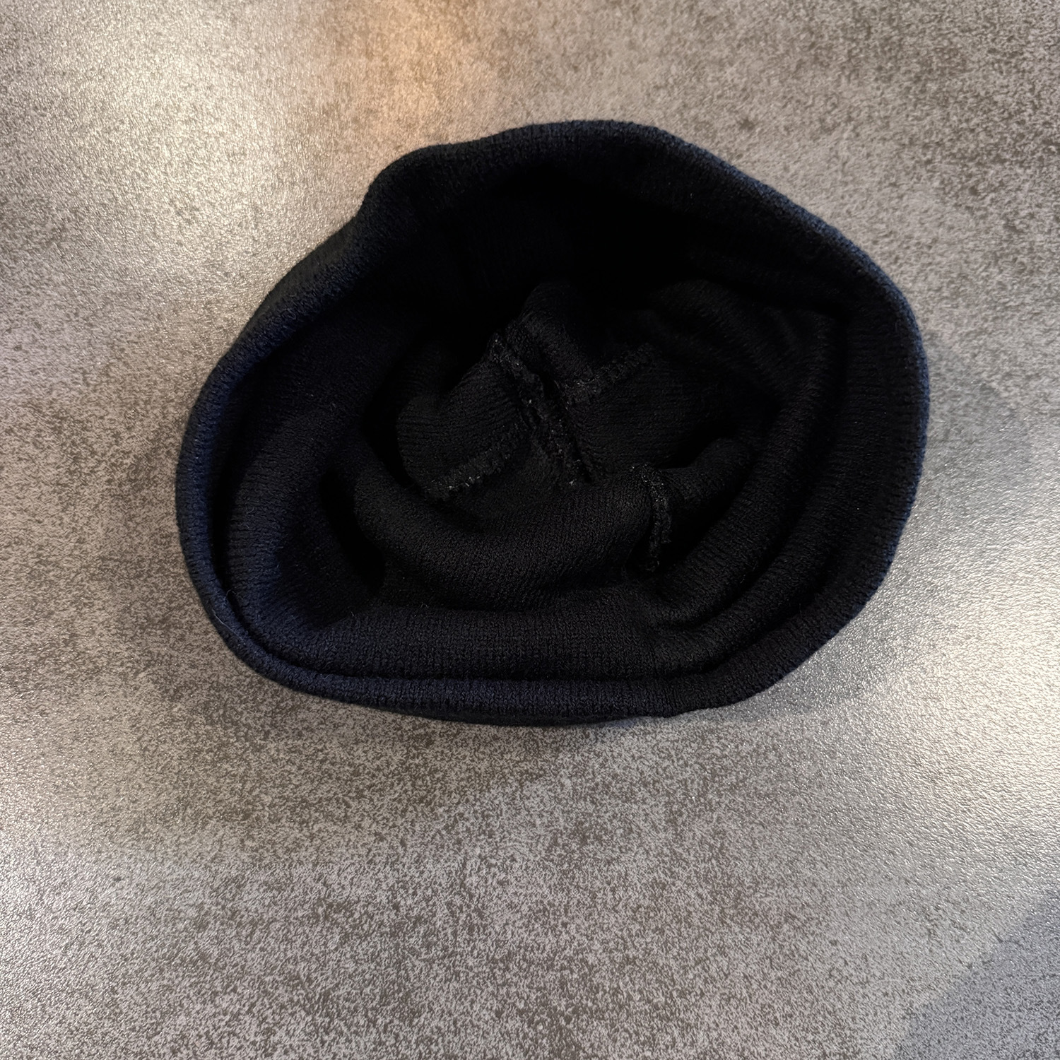 Gorro de Malha Dupla Face com Letras