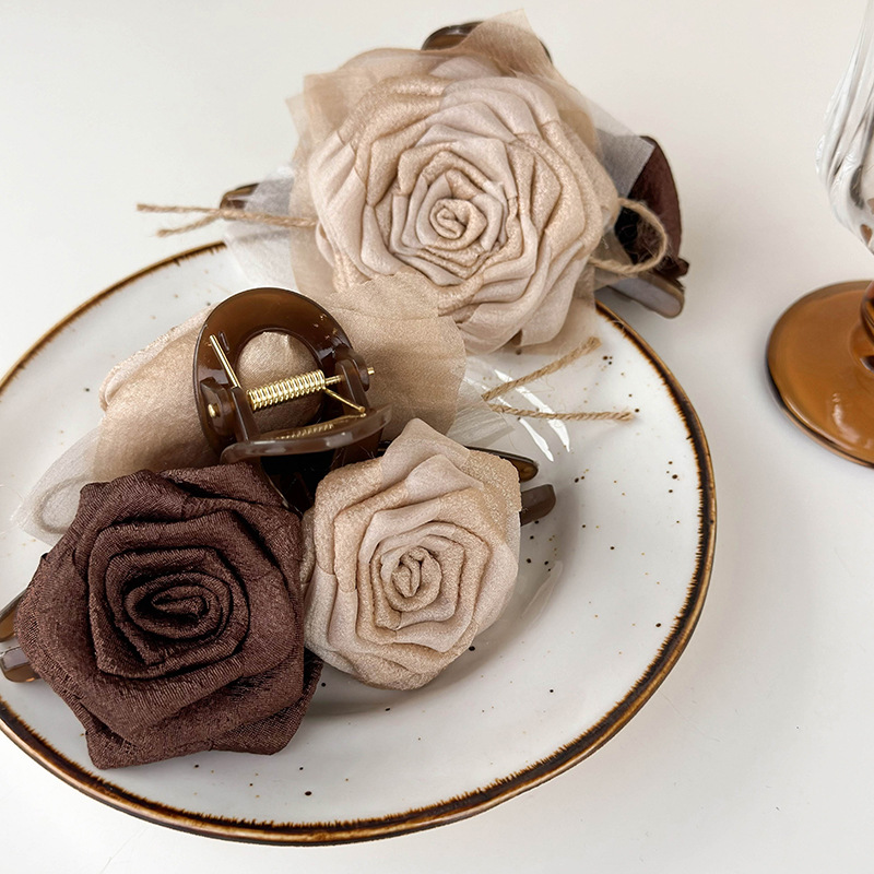 Agra de Păr cu Trandafiri Uscați