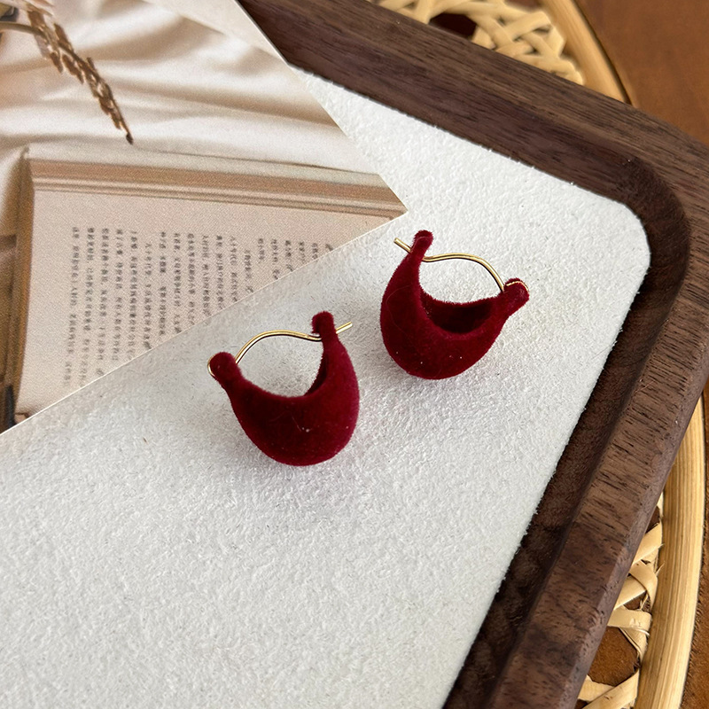 Burgu Flok Çiçekli Küpeler