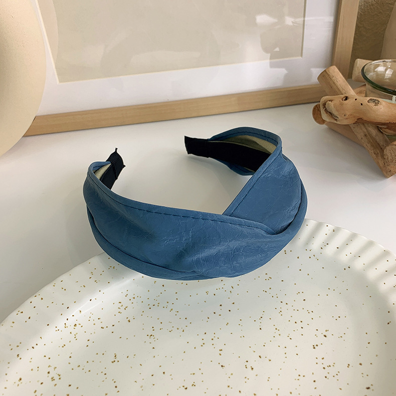 Diadema Cruz Ancha de Cuero PU