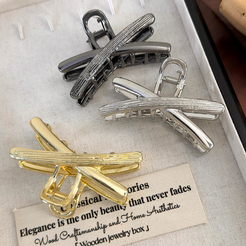 Металева Заколка-Акула X-Подібна Крос